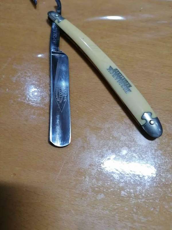 2 * Vintage Straight Razors