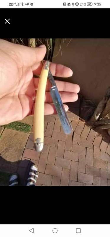 2 * Vintage Straight Razors