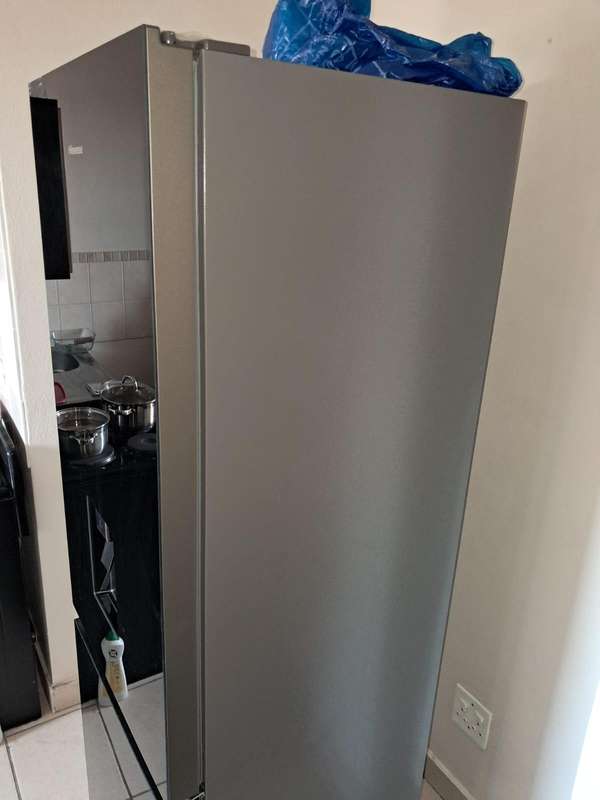 HiSense 347l fridge  (Black Glass)