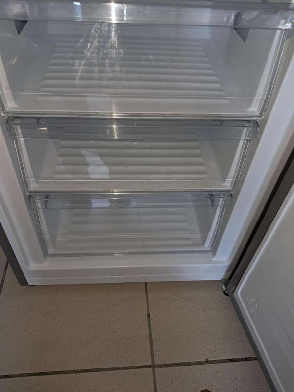 HiSense 347l fridge  (Black Glass)