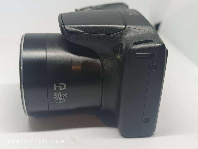 Canon POWERSHOT SX400iS - 16MP - 30x Zoom - Digital Camera