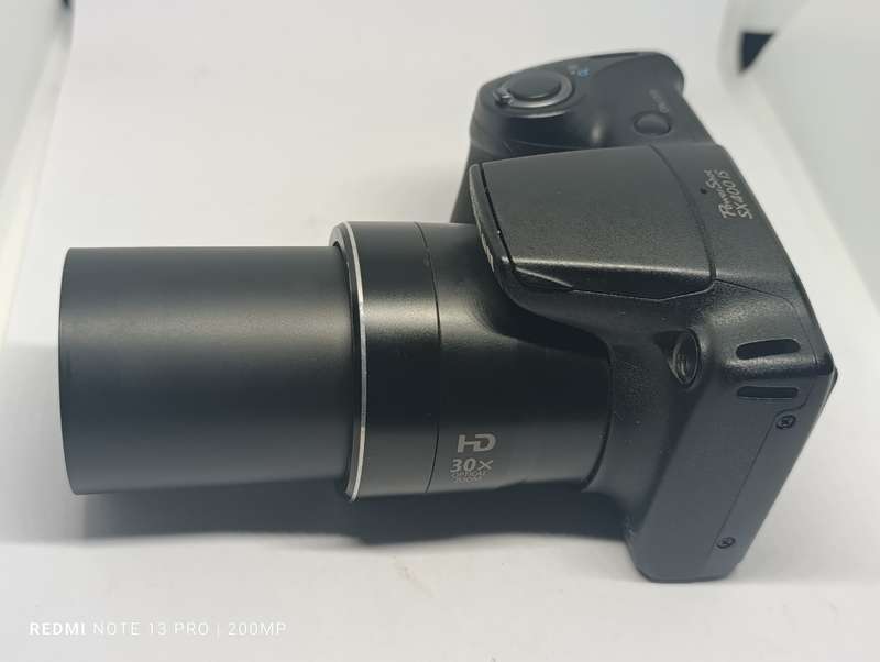 Canon POWERSHOT SX400iS - 16MP - 30x Zoom - Digital Camera