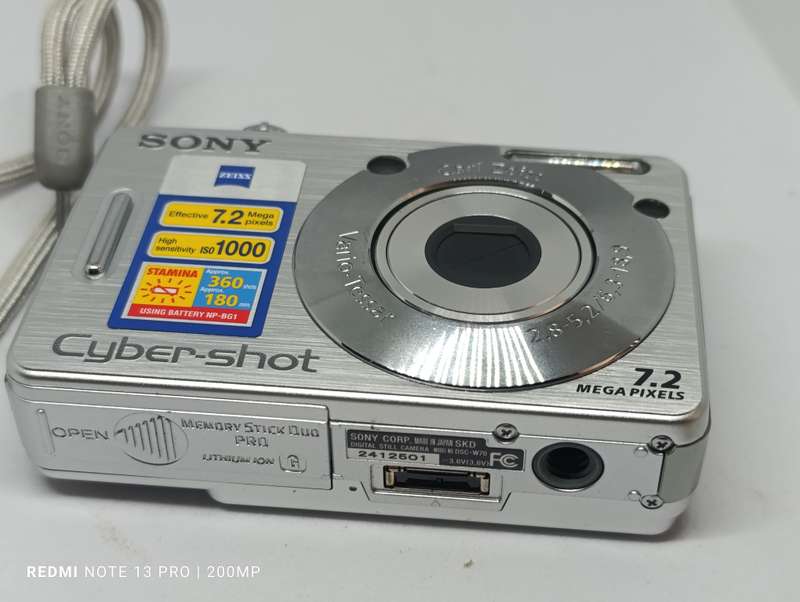 Sony Cyber-Shot W70 - 7.2MP - 3x Zoom - Digital Camera
