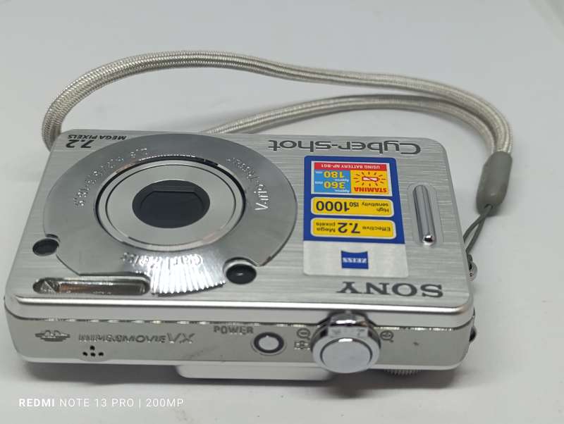 Sony Cyber-Shot W70 - 7.2MP - 3x Zoom - Digital Camera