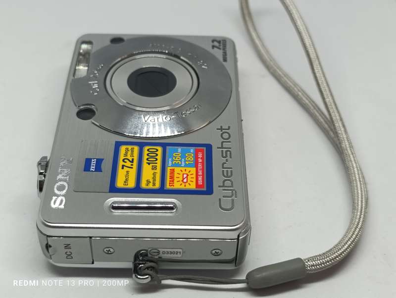 Sony Cyber-Shot W70 - 7.2MP - 3x Zoom - Digital Camera