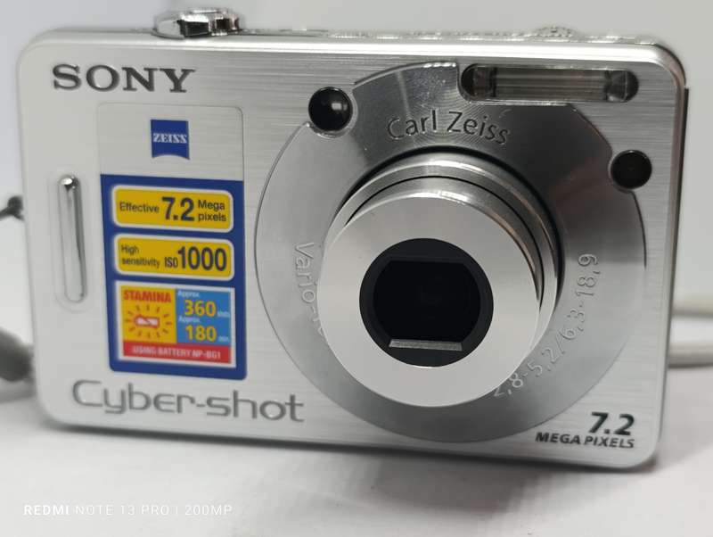 Sony Cyber-Shot W70 - 7.2MP - 3x Zoom - Digital Camera