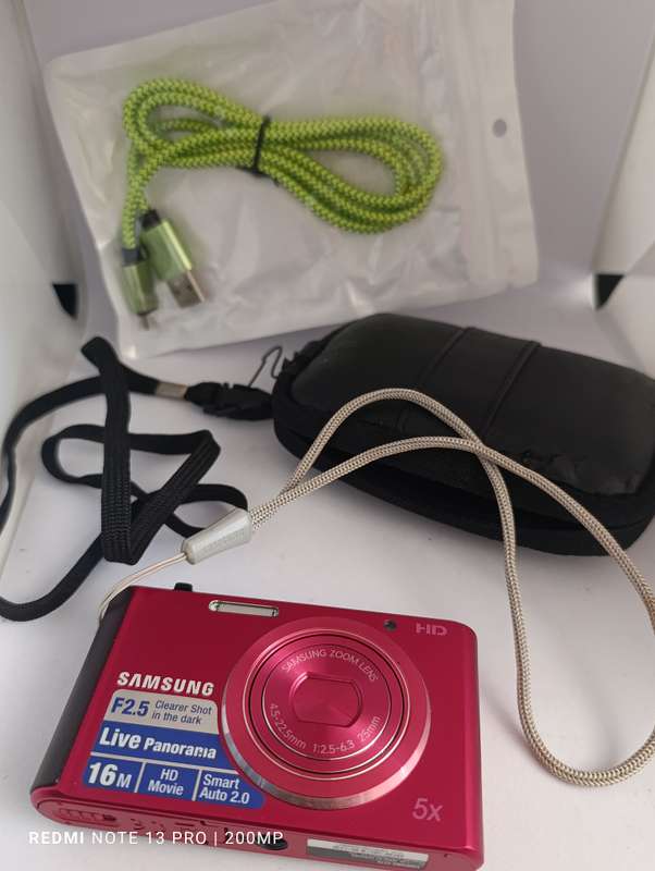 Samsung ST76 - 16.1MP - 5x Zoom - Digital Camera