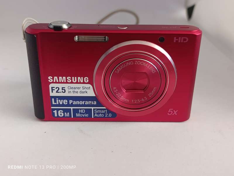 Samsung ST76 - 16.1MP - 5x Zoom - Digital Camera
