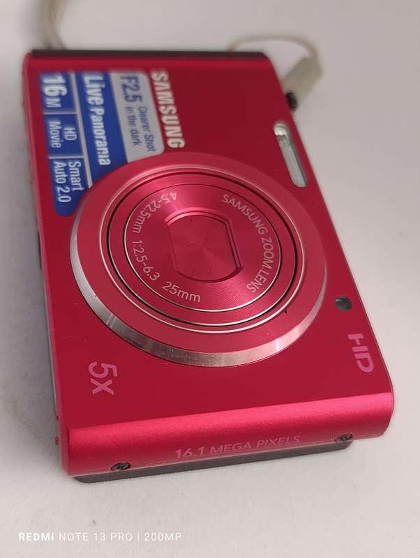 Samsung ST76 - 16.1MP - 5x Zoom - Digital Camera