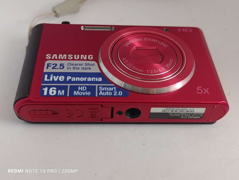 Samsung ST76 - 16.1MP - 5x Zoom - Digital Camera
