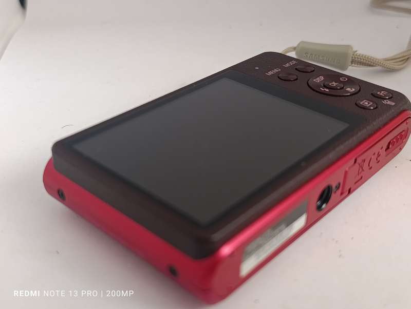 Samsung ST76 - 16.1MP - 5x Zoom - Digital Camera