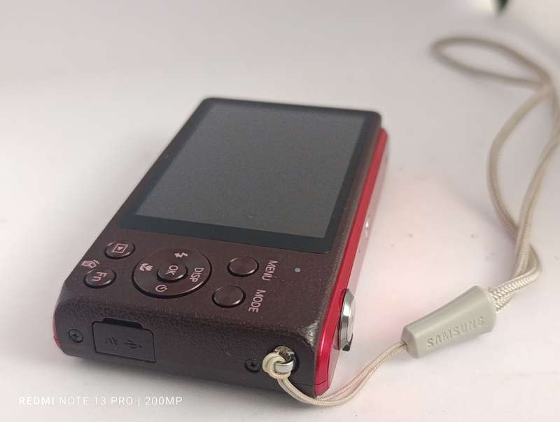 Samsung ST76 - 16.1MP - 5x Zoom - Digital Camera