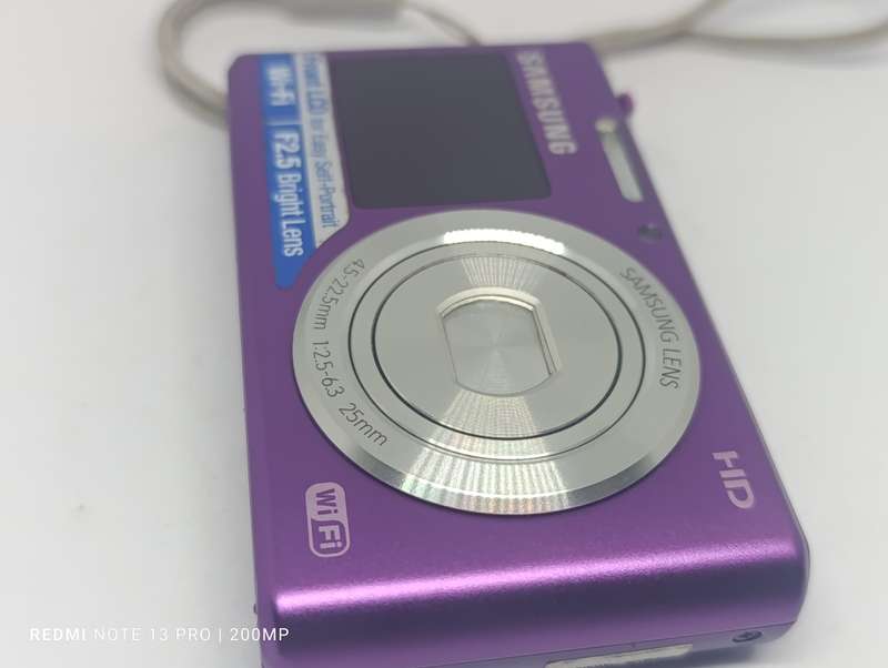 Samsung DV150F - 16.1MP - 5x Zoom - Smart Wifi Digital Camera