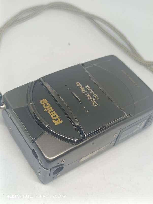 Konica Digital Revio KD-500Z - 5MP - 3x Zoom (NO CHARGER)