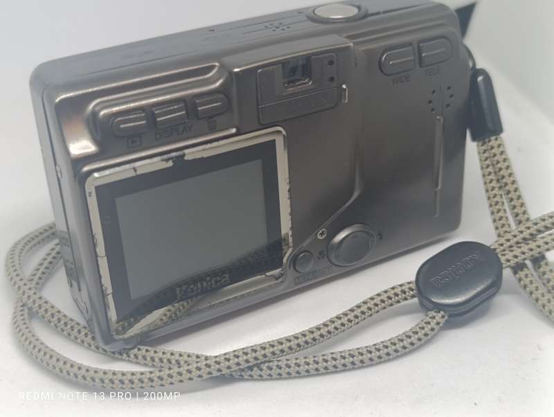 Konica Digital Revio KD-500Z - 5MP - 3x Zoom (NO CHARGER)