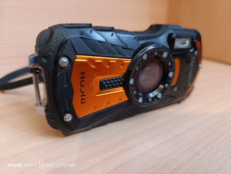Ricoh WG-70 - 16MP - 5x Zoom - Waterproof Digital Camera