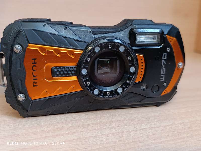 Ricoh WG-70 - 16MP - 5x Zoom - Waterproof Digital Camera