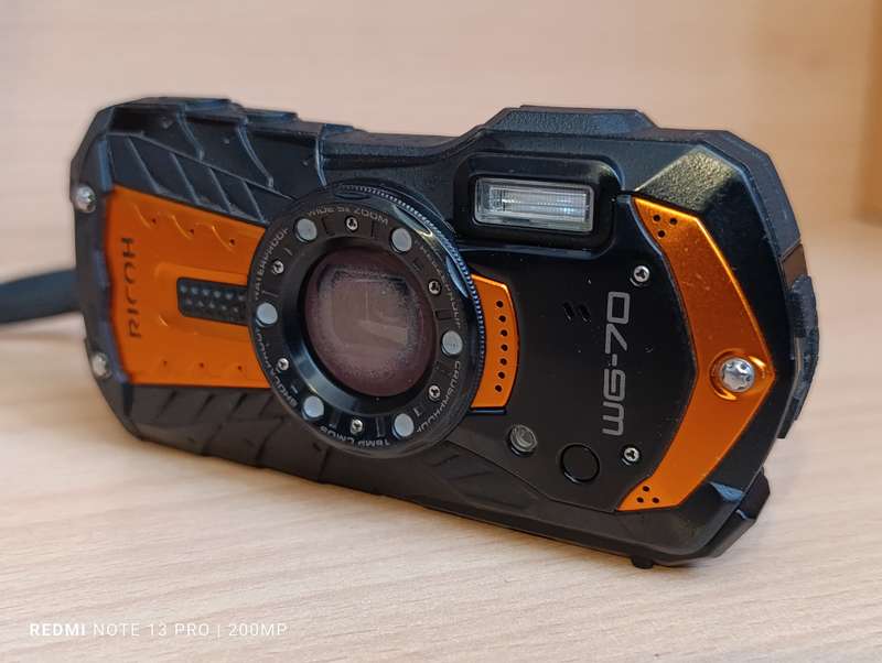 Ricoh WG-70 - 16MP - 5x Zoom - Waterproof Digital Camera