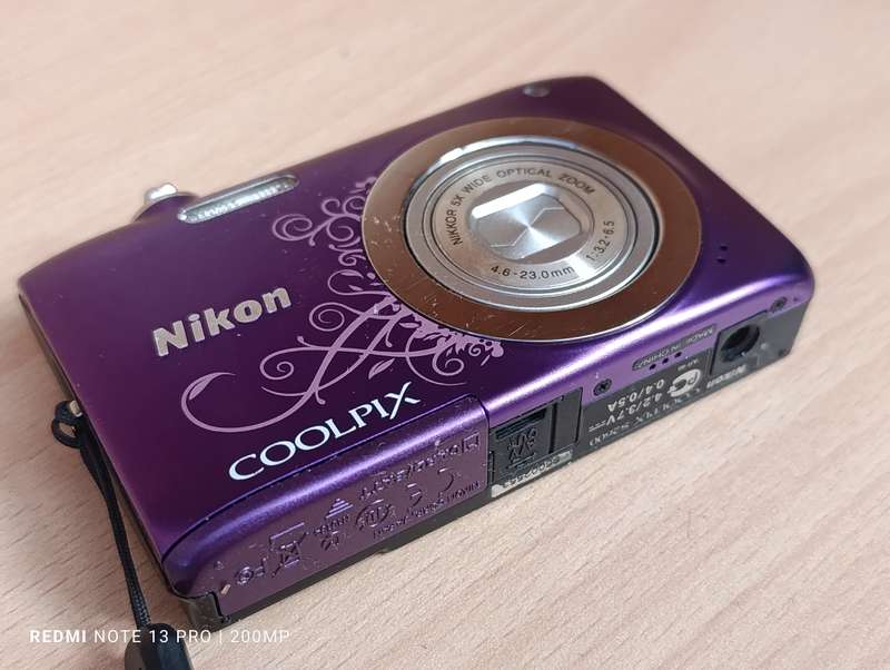 Nikon Coolpix S2600 - 14MP - 5x Zoom - Digital Camera