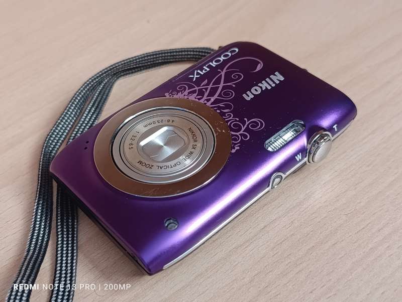 Nikon Coolpix S2600 - 14MP - 5x Zoom - Digital Camera