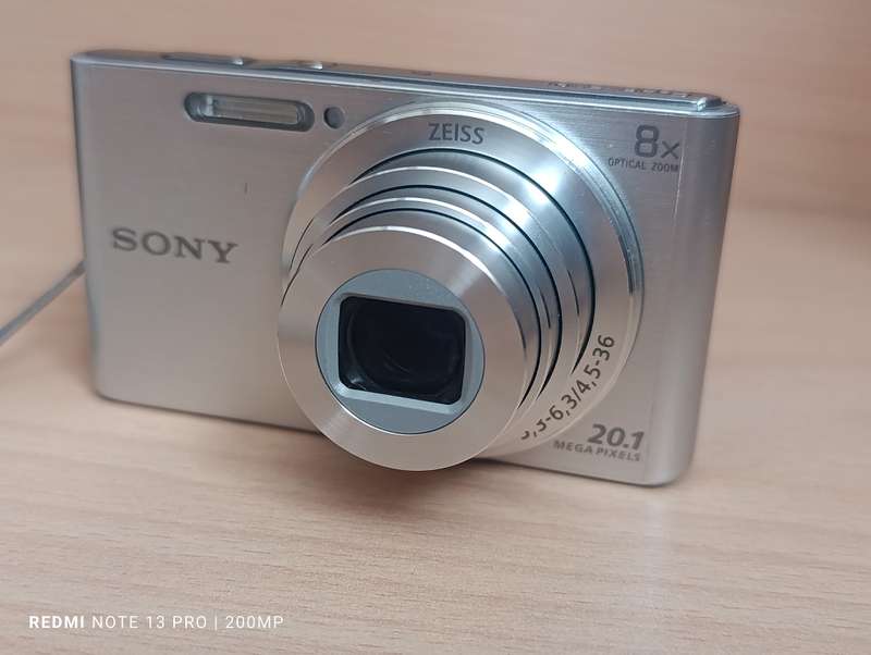 Sony Cyber-Shot DSC-W830 - 20.1MP - 8x Zoom - Digital Camera