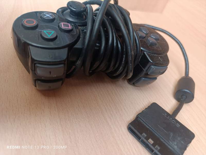 Playstation 2 Controller - FOR PARTS OR REPAIR