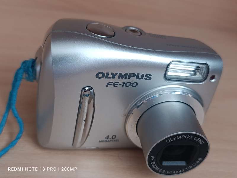 Olympus FE-100 - 4MP - 3x Zoom - Digital Camera