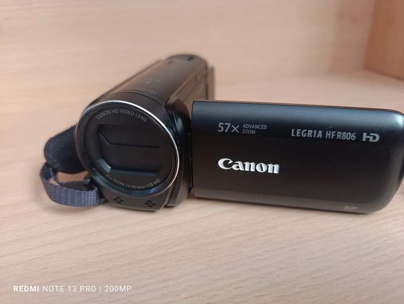 Canon Legria HF R806 - Full HD Camcorder