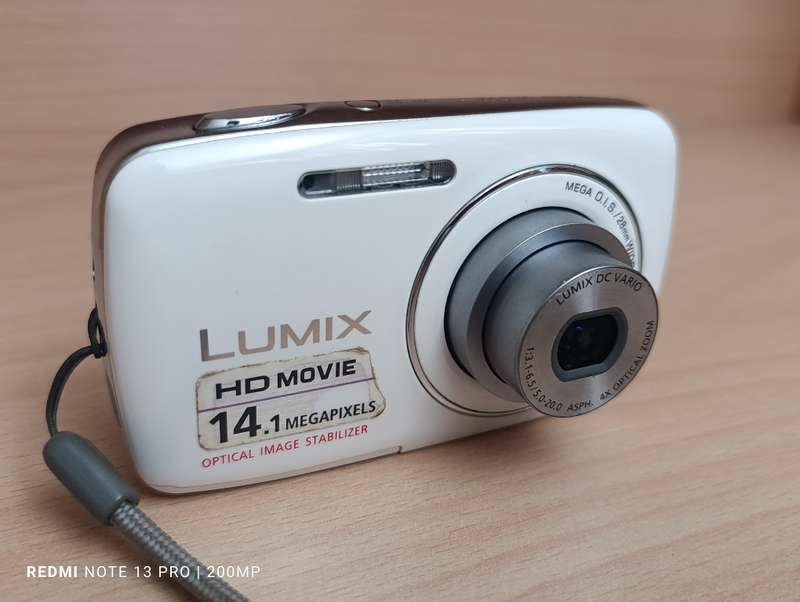 Panasonic Lumix DMC-S3 - 14.1MP - 4x Zoom - Digital Camera (white)