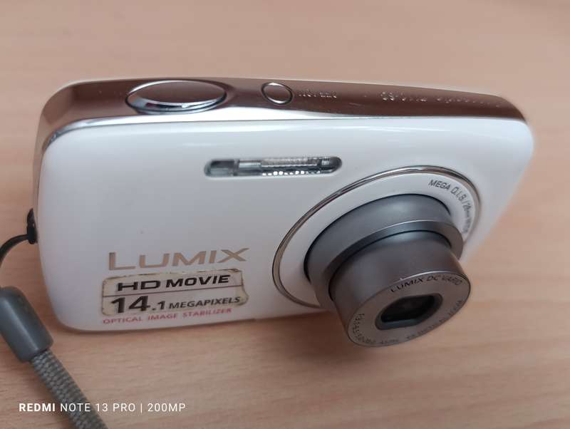 Panasonic Lumix DMC-S3 - 14.1MP - 4x Zoom - Digital Camera (white)