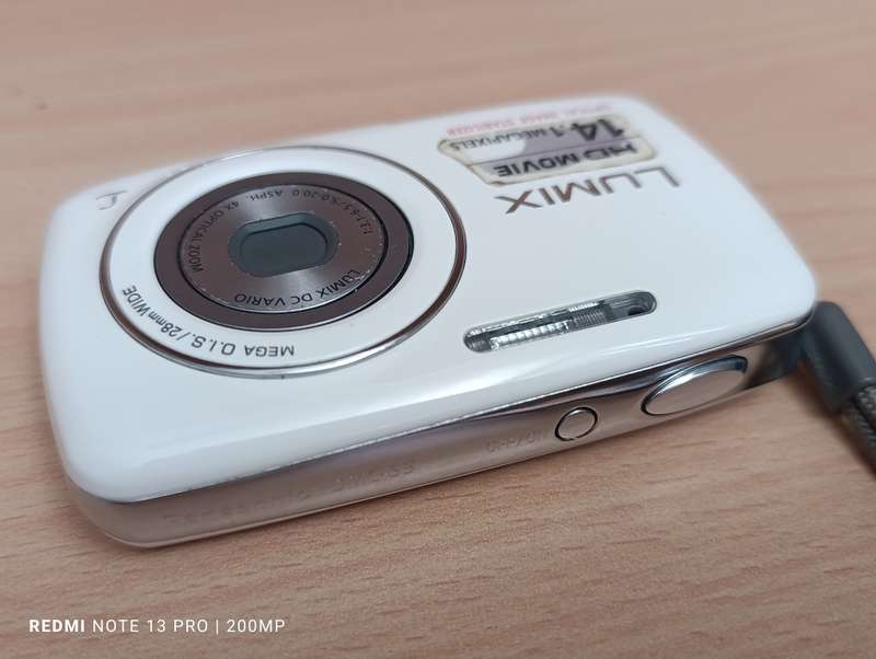 Panasonic Lumix DMC-S3 - 14.1MP - 4x Zoom - Digital Camera (white)