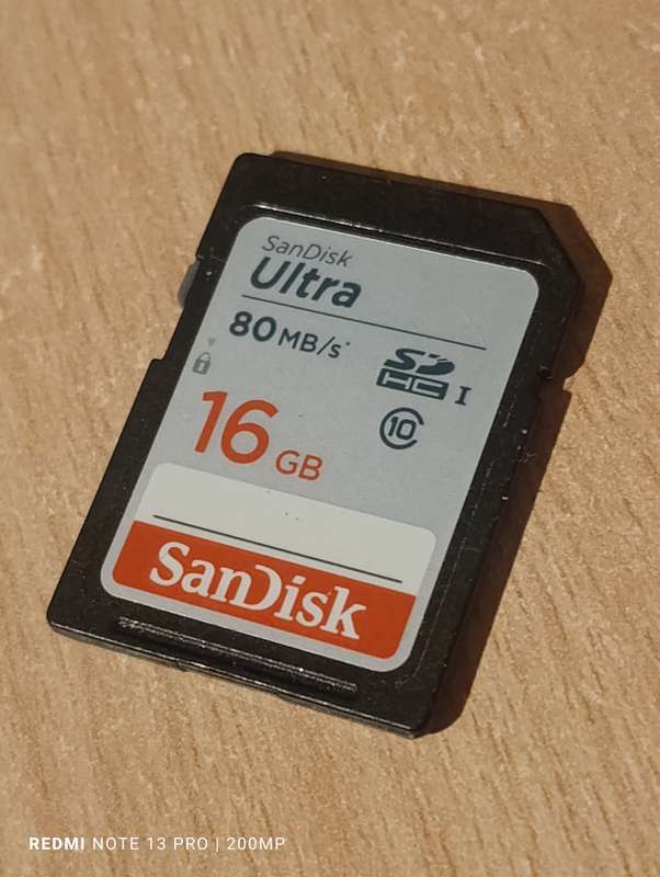 SanDisk 16GB SDHC