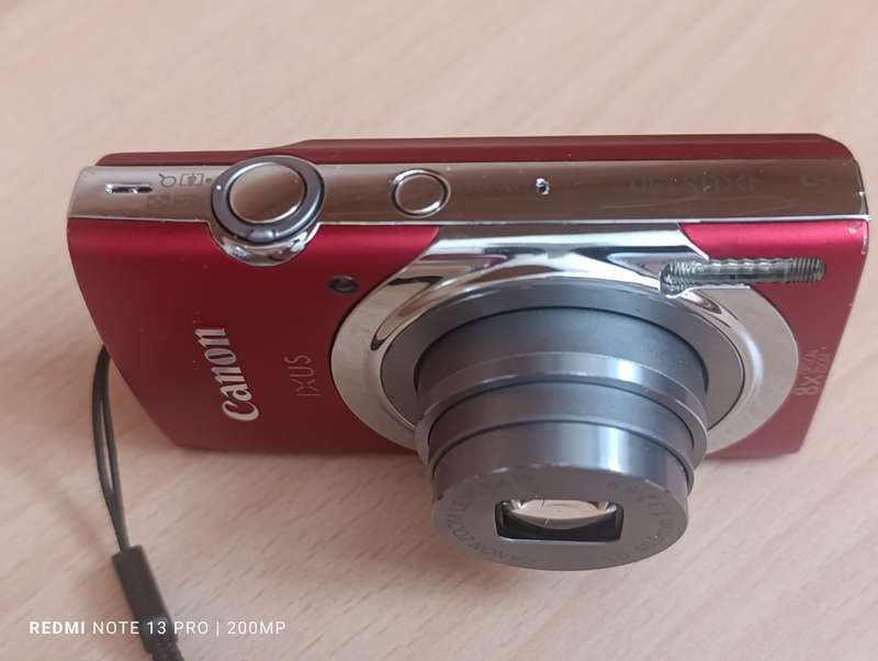 Canon IXUS 150 - 16MP - 8x Zoom - Digital Camera