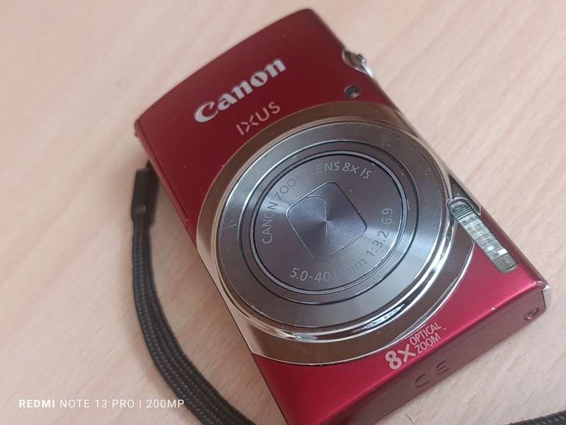 Canon IXUS 150 - 16MP - 8x Zoom - Digital Camera