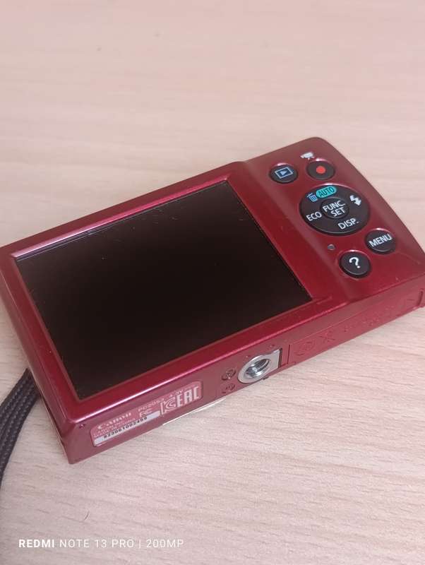 Canon IXUS 150 - 16MP - 8x Zoom - Digital Camera