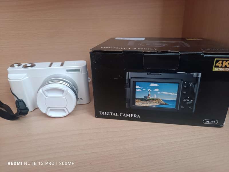 Mirrorless 4K Digital Camera with 25mm - 48MP