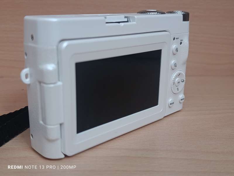 Mirrorless 4K Digital Camera with 25mm - 48MP