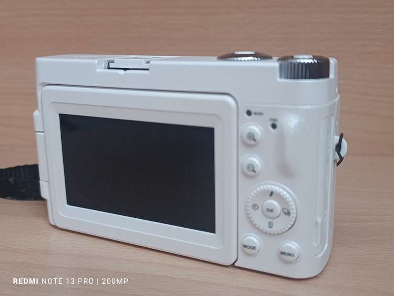 Mirrorless 4K Digital Camera with 25mm - 48MP