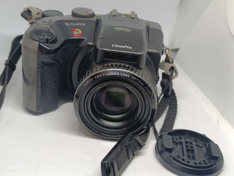 Fujifilm Finepix S602 Zoom - 3.1MP - 6x Zoom - Digital Camera