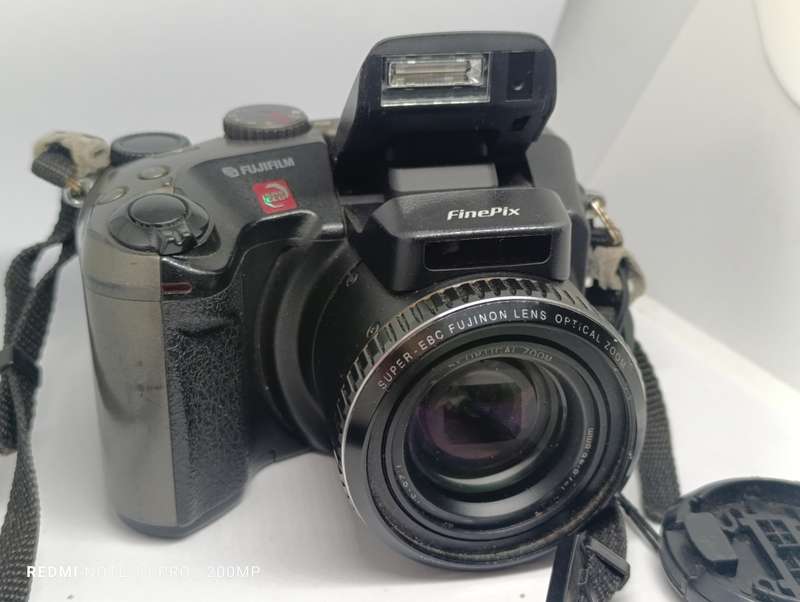 Fujifilm Finepix S602 Zoom - 3.1MP - 6x Zoom - Digital Camera
