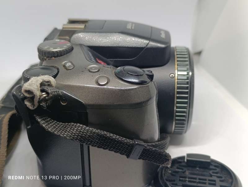 Fujifilm Finepix S602 Zoom - 3.1MP - 6x Zoom - Digital Camera