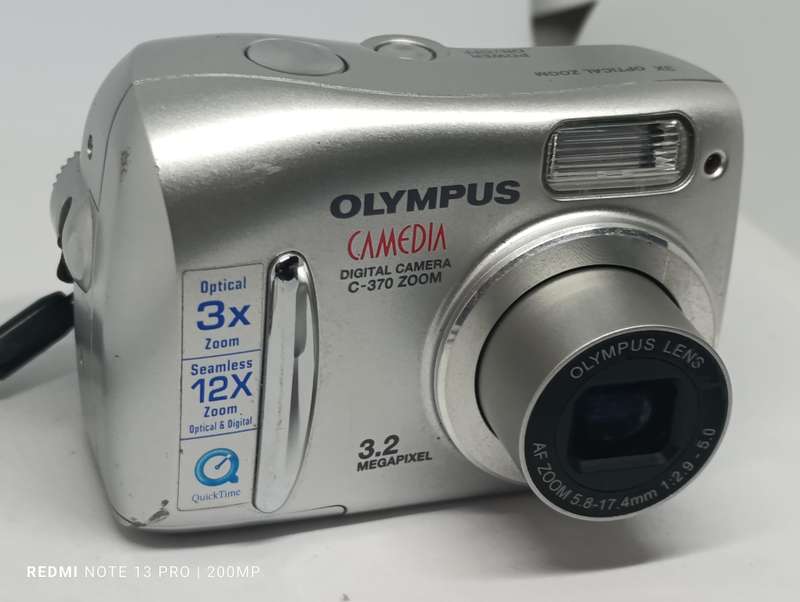 Olympus C-370 - 3.2MP - 3x Zoom - Digital Camera