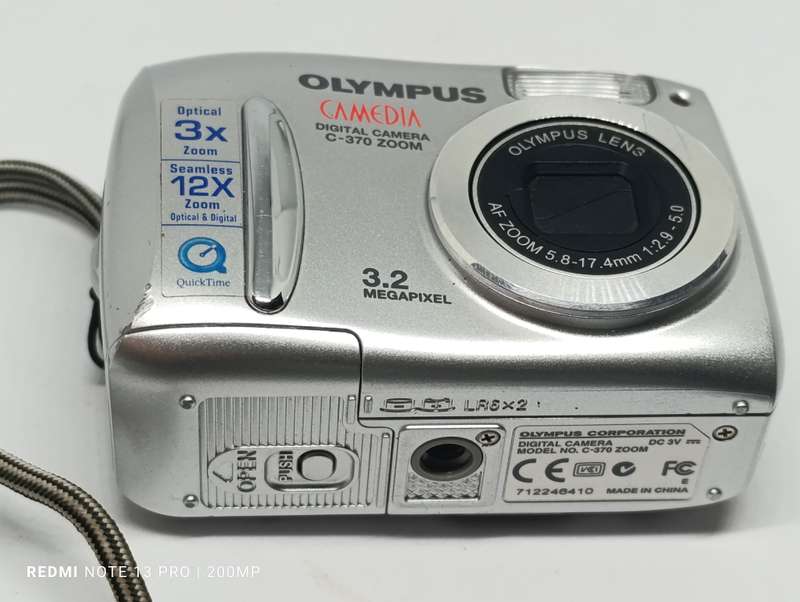 Olympus C-370 - 3.2MP - 3x Zoom - Digital Camera