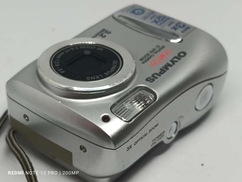 Olympus C-370 - 3.2MP - 3x Zoom - Digital Camera