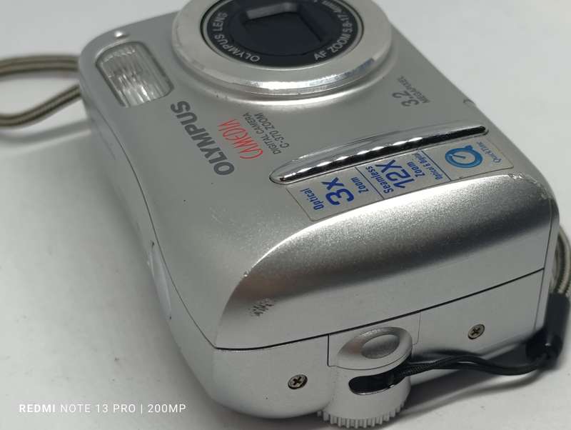 Olympus C-370 - 3.2MP - 3x Zoom - Digital Camera