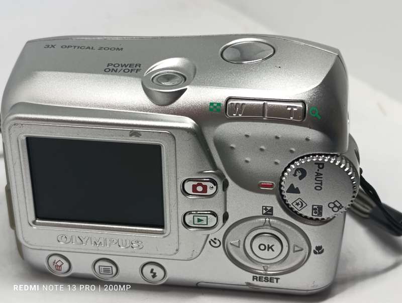 Olympus C-370 - 3.2MP - 3x Zoom - Digital Camera