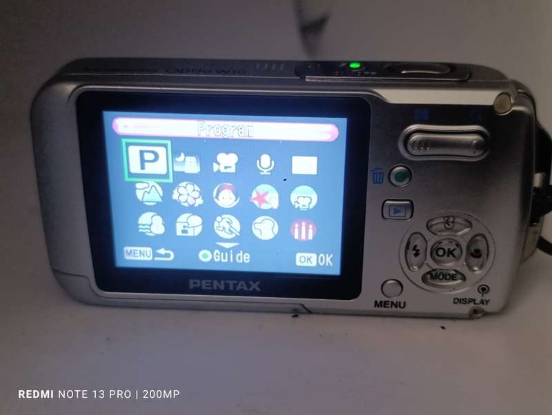 Optio W10 - Screen black when taking photos - sold as is