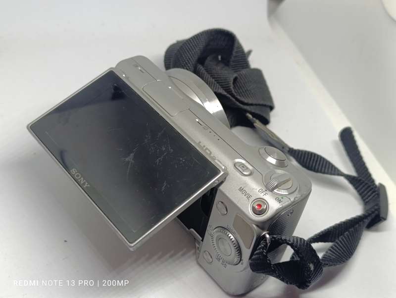 Sony NEX 5 - FOR PARTS OR REPAIR