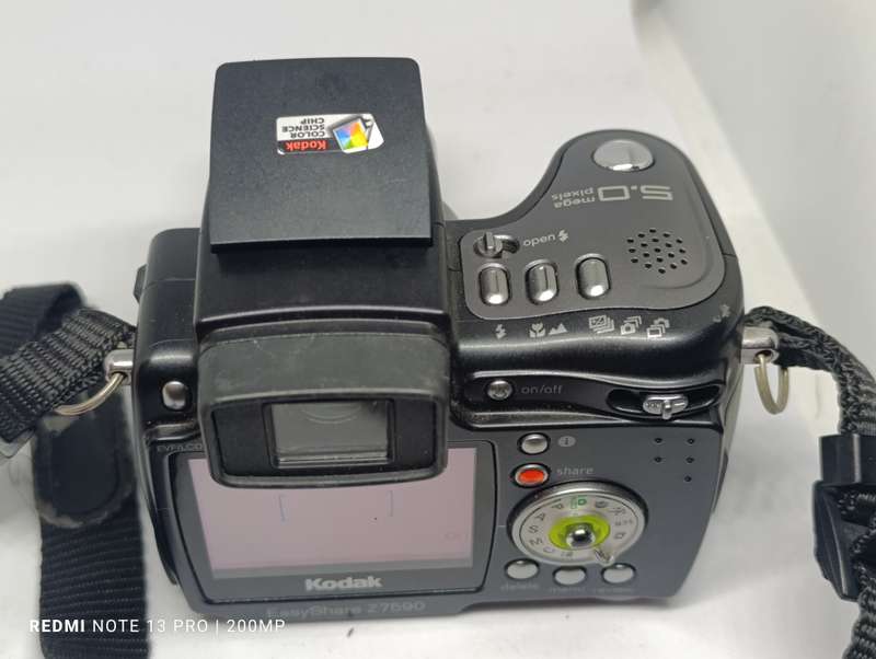 Kodak Easyshare Z7590 - No charger