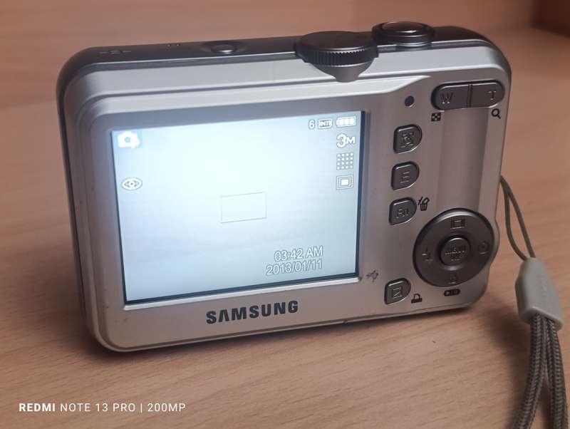 Samsung S760 - 7.2MP - 3x Zoom - Digital Camera